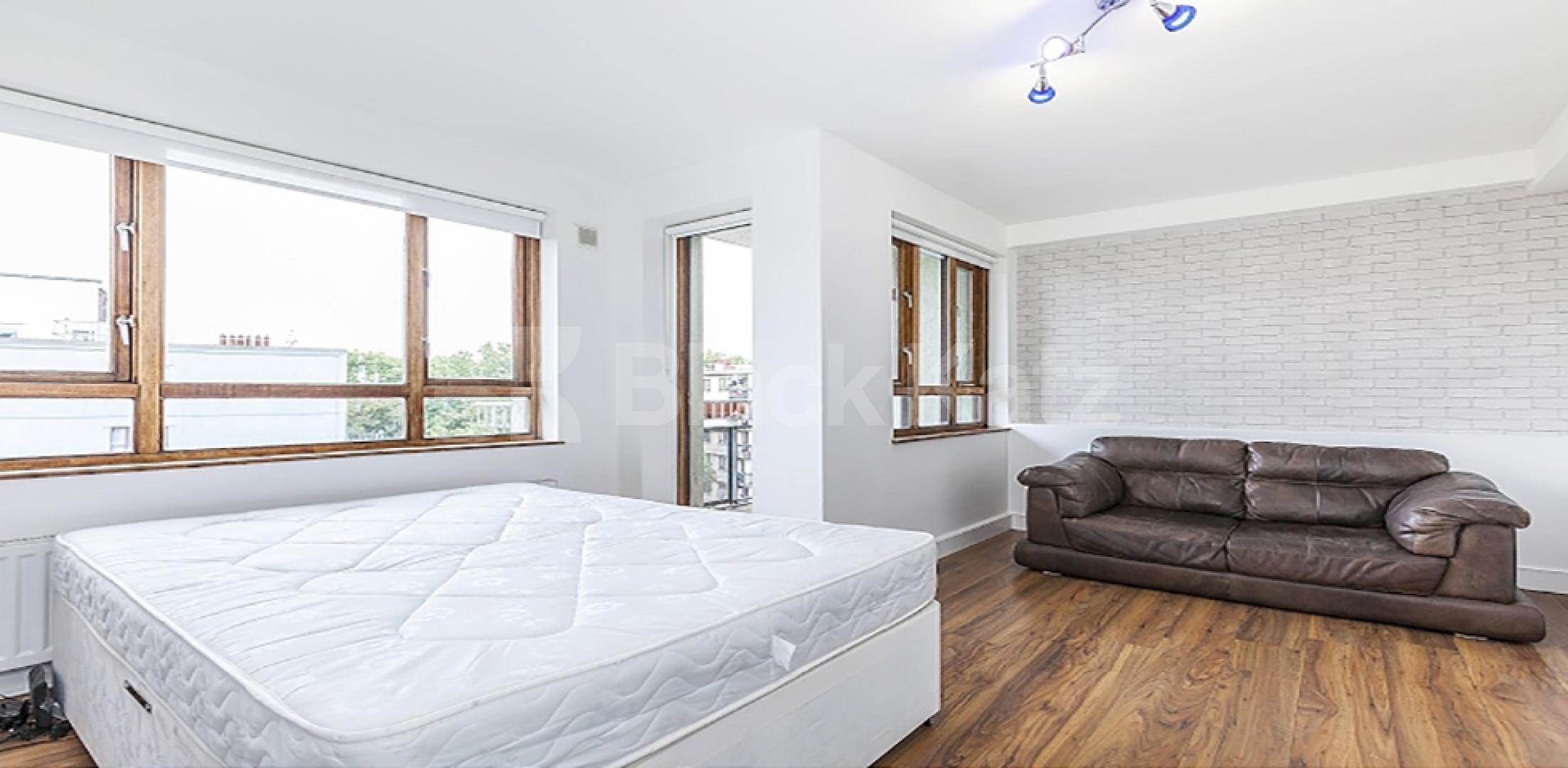 			NEW INSTRUCTION & GOOD FOR  3 SHARERS!, 3 Bedroom, 1 bath, 1 reception Flat			 Birkenhead Street, KINGS CROSS