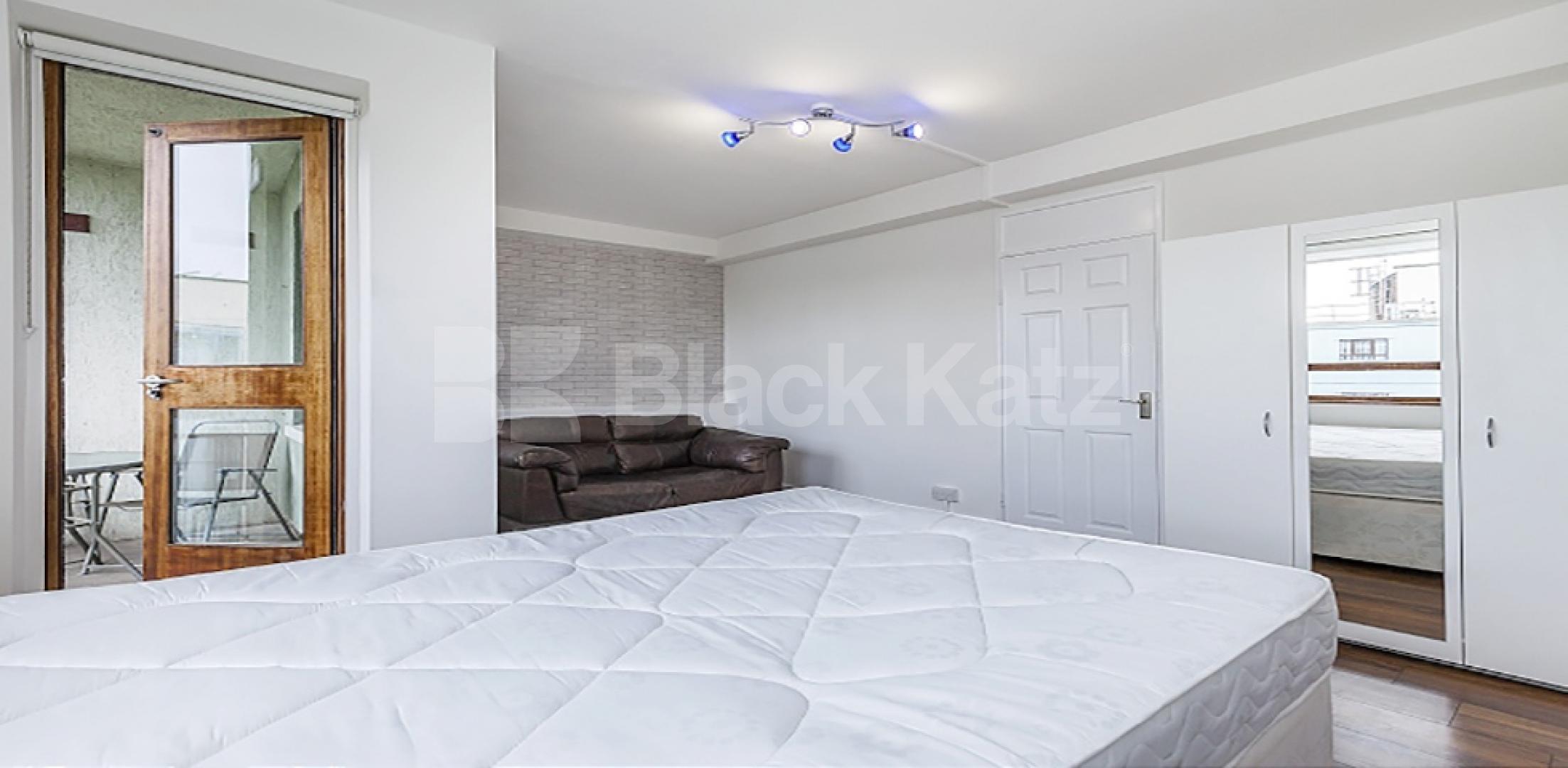 			NEW INSTRUCTION!, 2 Bedroom, 1 bath, 1 reception Flat			 Birkenhead Street, KINGS CROSS