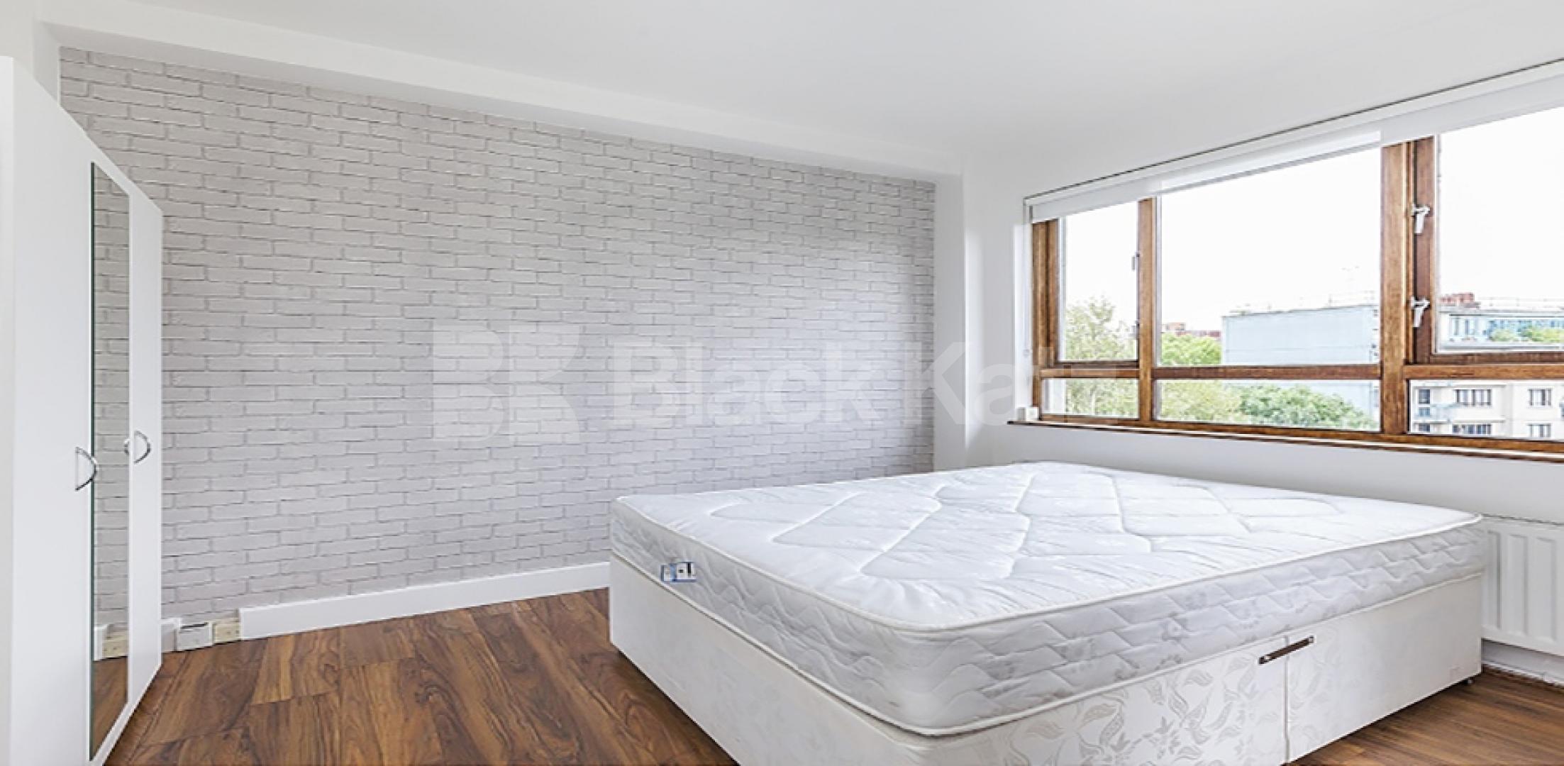 			NEW INSTRUCTION & GOOD FOR  3 SHARERS!, 3 Bedroom, 1 bath, 1 reception Flat			 Birkenhead Street, KINGS CROSS