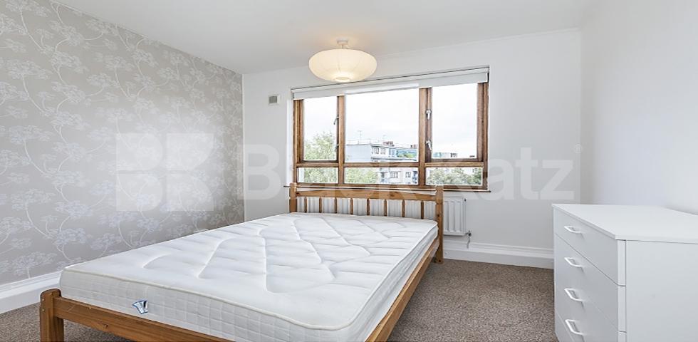 			NEW INSTRUCTION & GOOD FOR  3 SHARERS!, 3 Bedroom, 1 bath, 1 reception Flat			 Birkenhead Street, KINGS CROSS