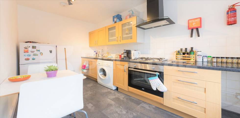 			1 Bedroom, 1 bath, 1 reception 			 Maygrove Road,  London  NW6