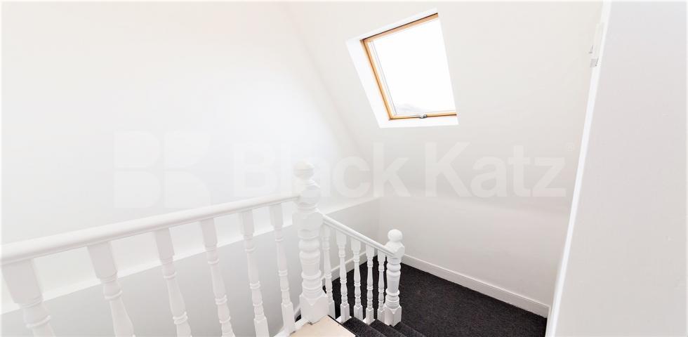 			2 Bedroom, 1 bath, 1 reception 			 High Road, London, NW10,  London