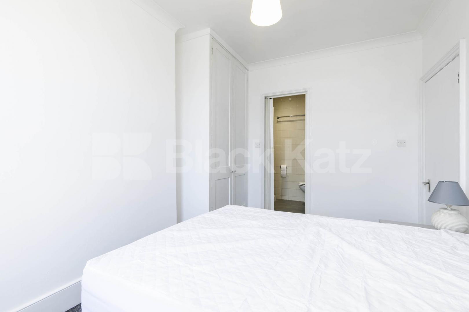 			1 Bedroom, 1 bath, 1 reception 			 Fulham High Street,  London  SW6