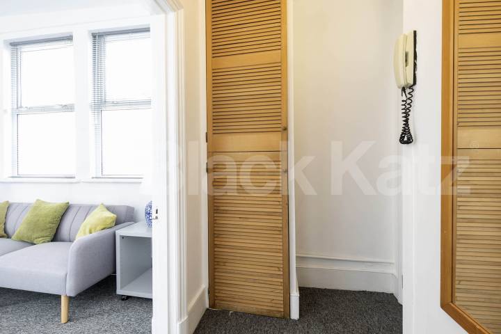 			1 Bedroom, 1 bath, 1 reception 			 Fulham High Street,  London  SW6