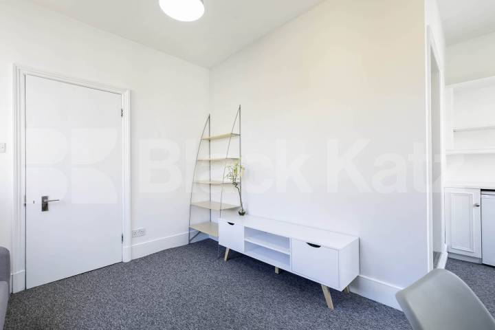 			1 Bedroom, 1 bath, 1 reception 			 Fulham High Street,  London  SW6