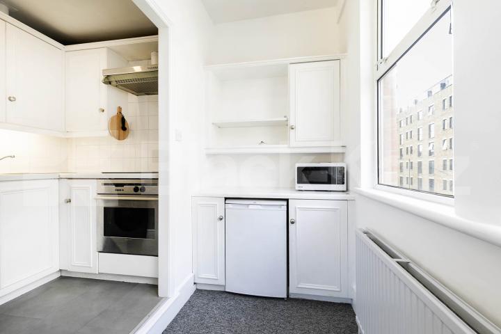 			1 Bedroom, 1 bath, 1 reception 			 Fulham High Street, London, SW6,  London