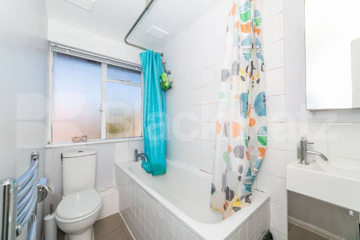 Spacious and homely one bed mins to Crouch End Broadway  Crescent Road, Crouch End