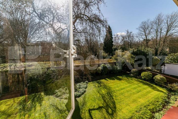 Spacious and homely one bed mins to Crouch End Broadway  Crescent Road, Crouch End