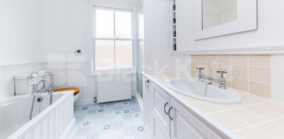 			Great 2 bedroom House!, 2 Bedroom, 1 bath, 1 reception Maisonette			 Lymington Avenue, Wood Green