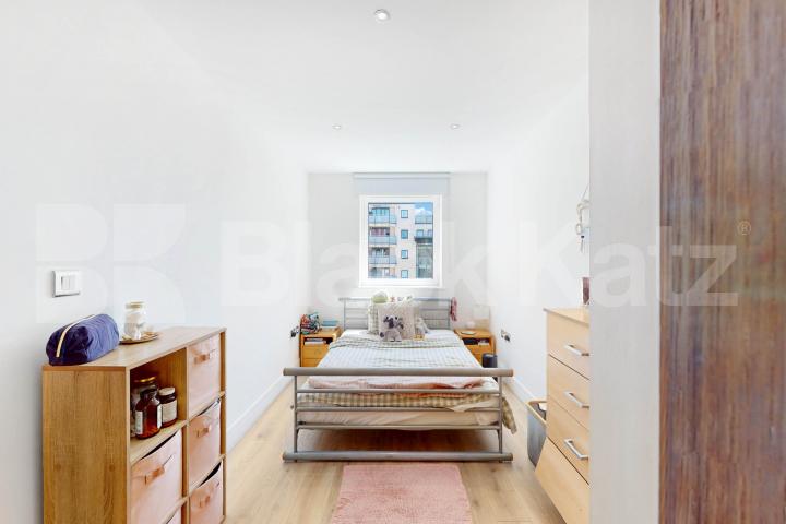Benefits include two bathrooms, balcony, concierge service, parking, sauna & gym Tradewinds. Wards Wharf Approach, Docklands