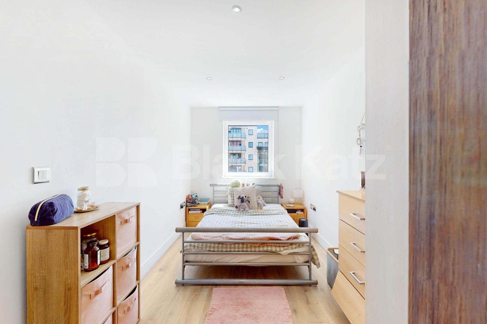Benefits include two bathrooms, balcony, concierge service, parking, sauna & gym Tradewinds. Wards Wharf Approach, Docklands