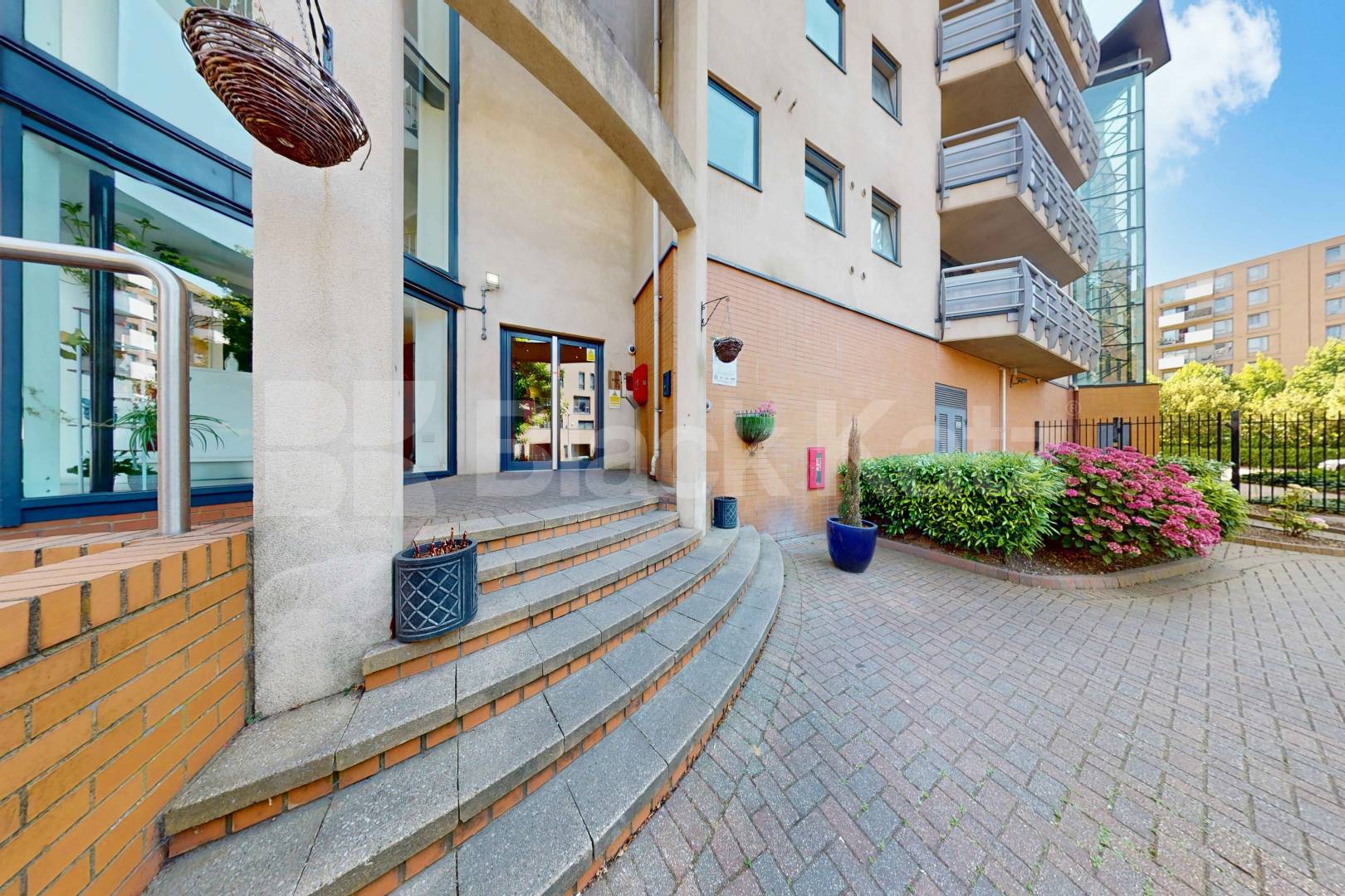 Benefits include two bathrooms, balcony, concierge service, parking, sauna & gym Tradewinds. Wards Wharf Approach, Docklands