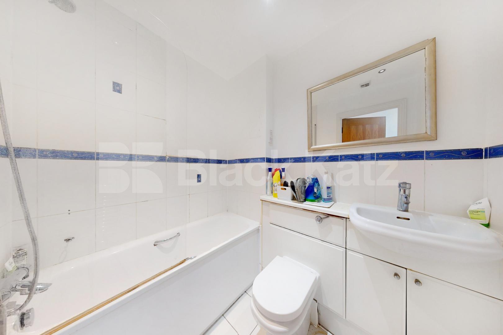 Benefits include two bathrooms, balcony, concierge service, parking, sauna & gym Tradewinds. Wards Wharf Approach, Docklands