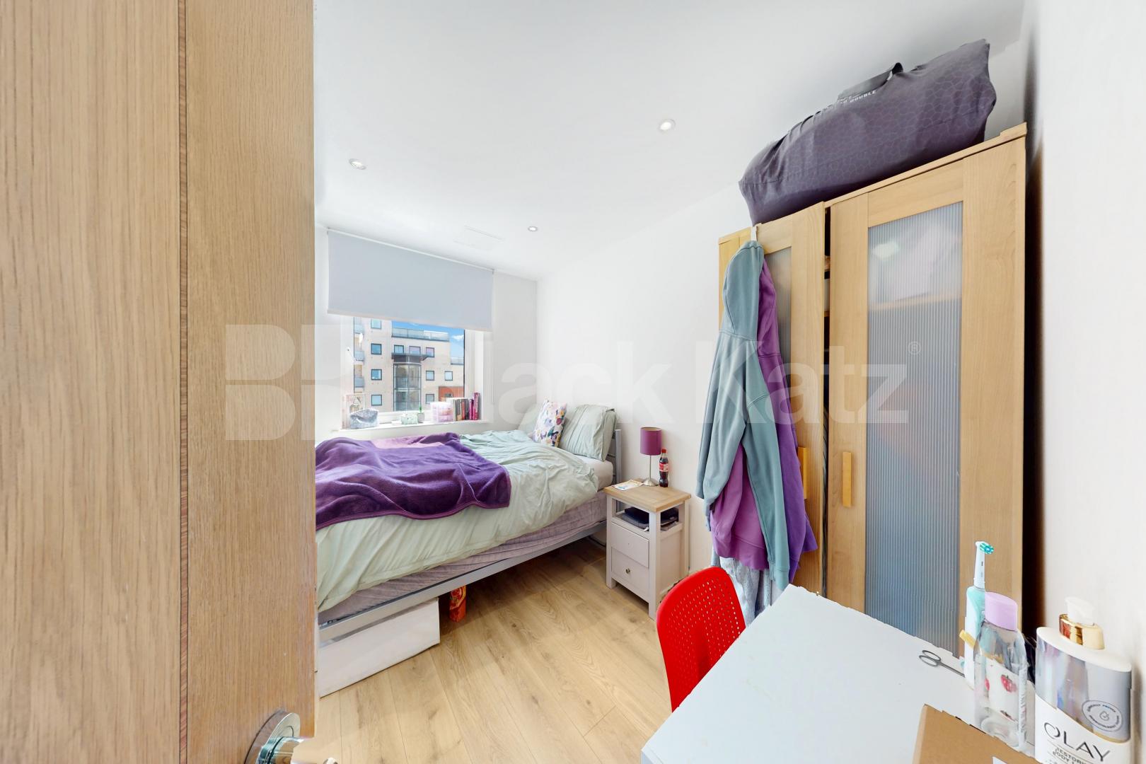 Benefits include two bathrooms, balcony, concierge service, parking, sauna & gym Tradewinds. Wards Wharf Approach, Docklands