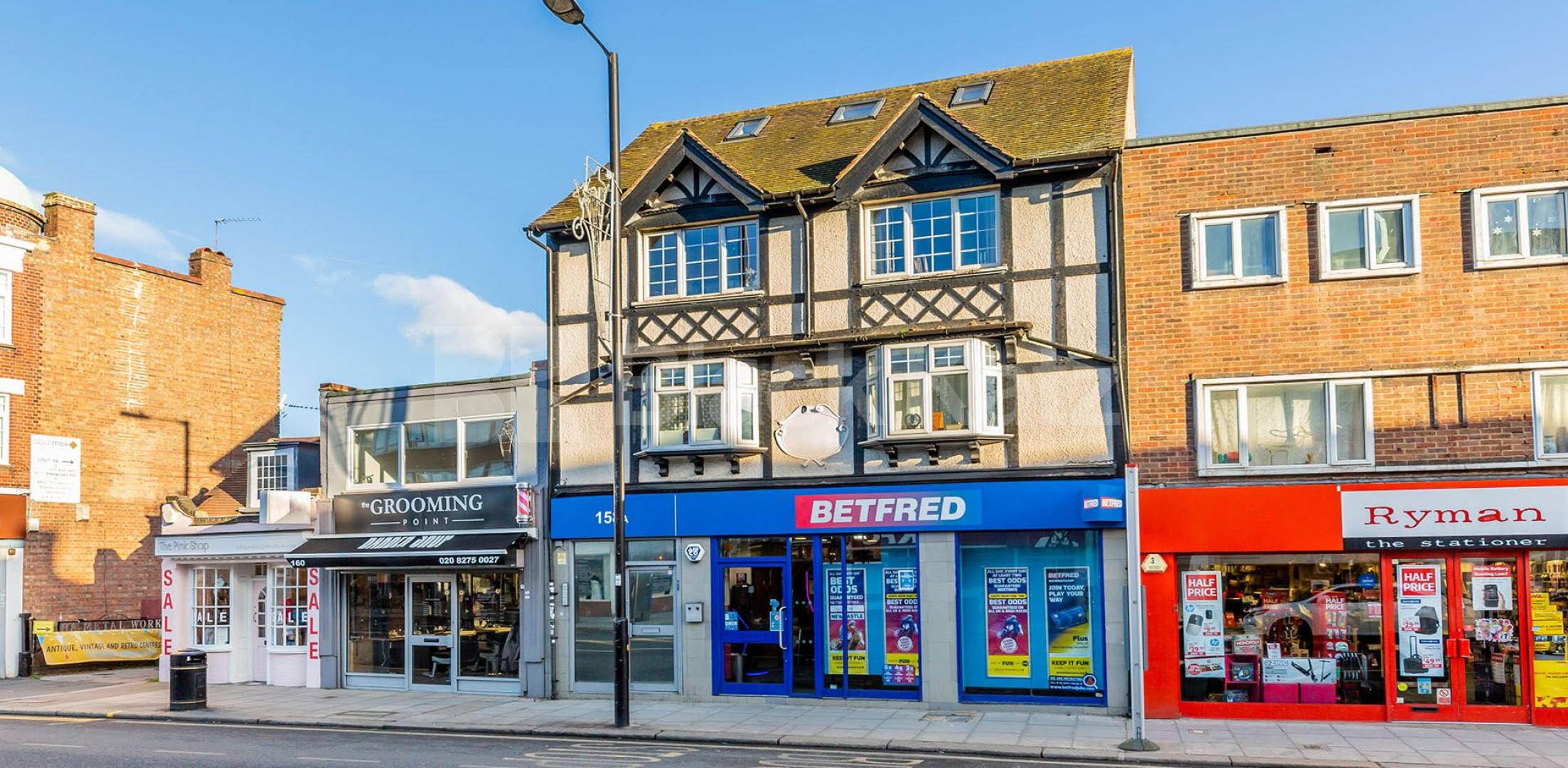 			New Instruction!, 2 Bedroom, 1 bath, 1 reception Ground Floor Flat			 High Street, Barnet