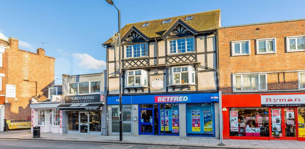 			New Instruction!, 2 Bedroom, 1 bath, 1 reception Ground Floor Flat			 High Street, Barnet