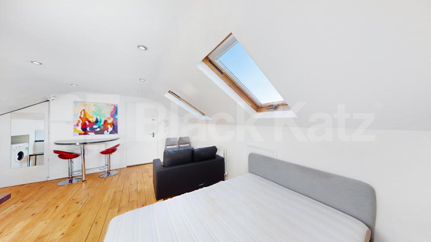 An excellent studio apartment set on the top floor of beautifully presented period building located on the border of West Hampstead and Kilburn.The property is flooded with natural light and is completed to a high standard throughout.You are ideally  Quex Road, London, NW6,  London