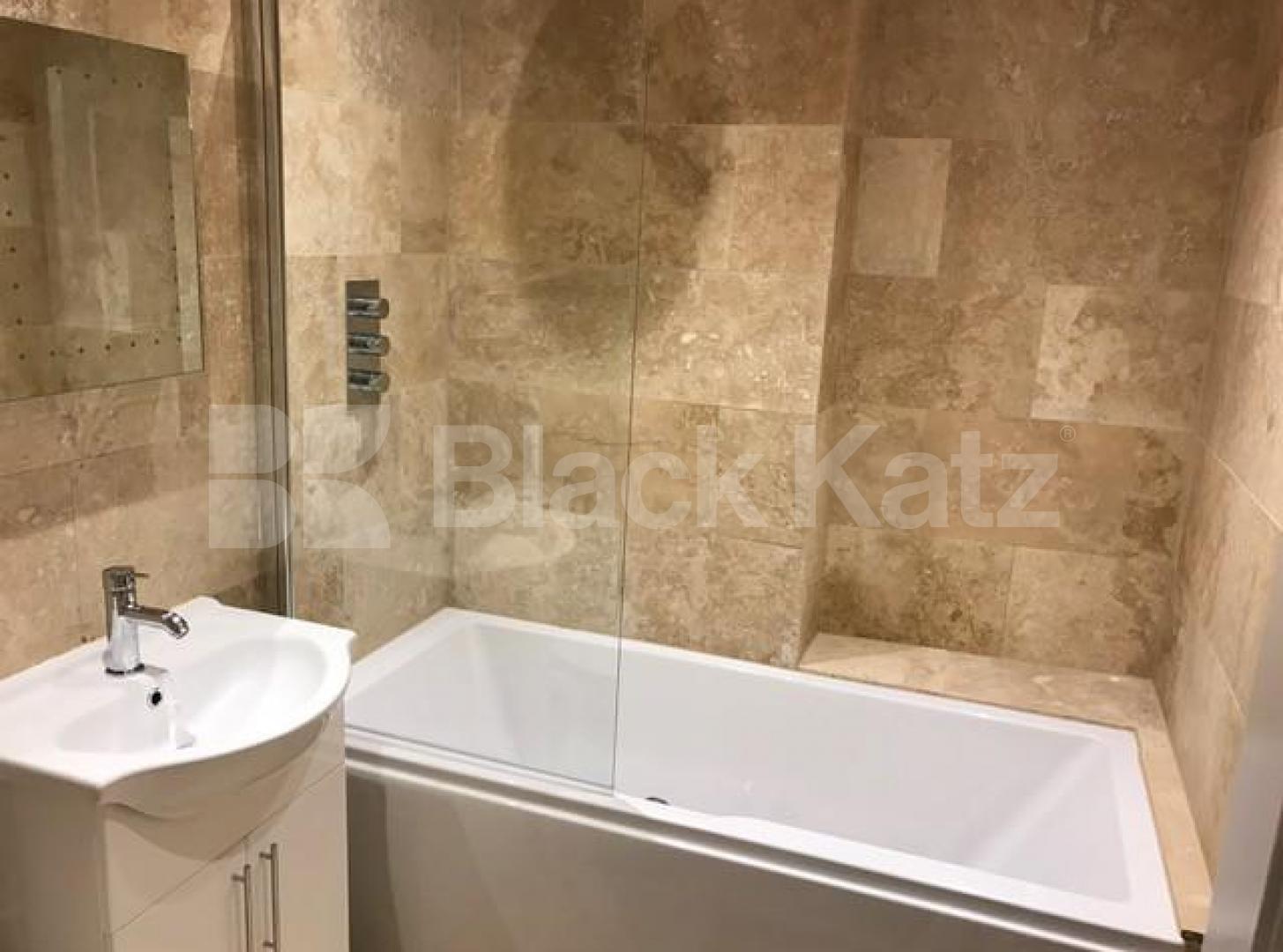 			NEW INSTRUCTION, 4 Bedroom, 1 bath, 1 reception Maisonette			 Flat Iron Square.Union Street, London Bridge