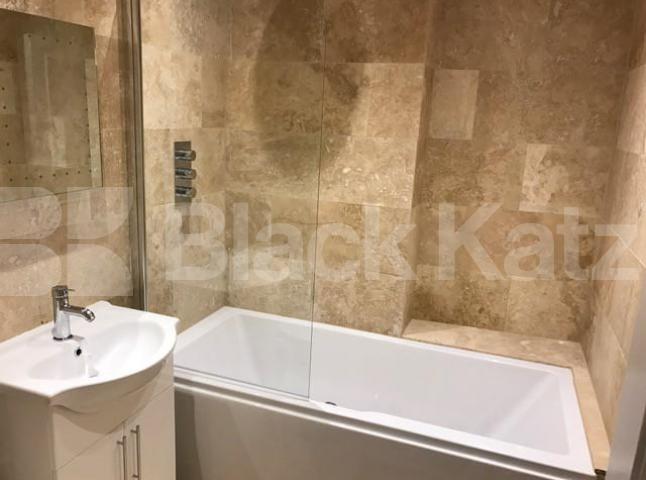 			NEW INSTRUCTION, 4 Bedroom, 1 bath, 1 reception Maisonette			 Flat Iron Square.Union Street, London Bridge