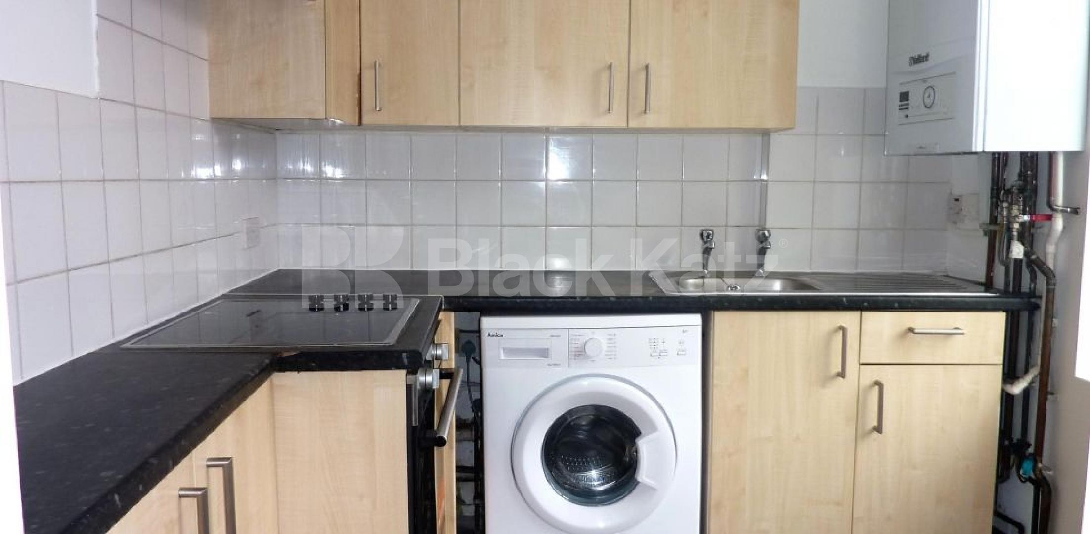 			SPACIOUS NEWLY REFURBISHED ONE BED!, 1 Bedroom, 1 bath, 1 reception Flat			 Camden High Street, CAMDEN