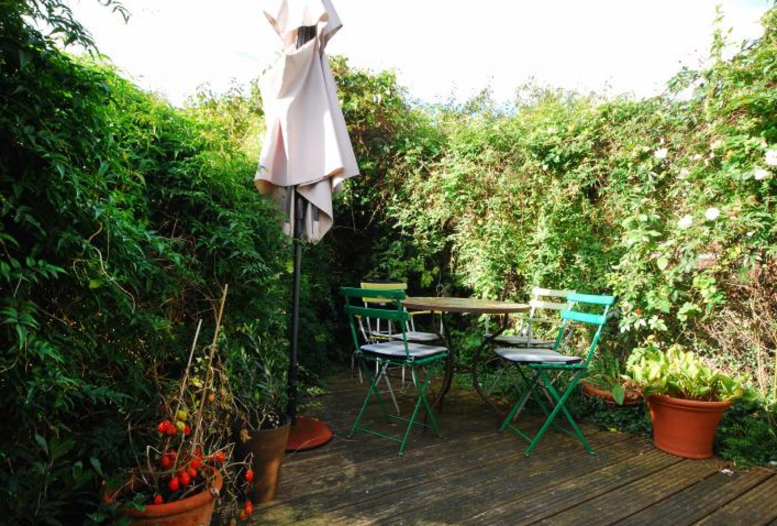 			STUNNING HOUSE, 3 Bedroom, 1 bath, 1 reception Flat			 Victor Road, KENSAL GREEN