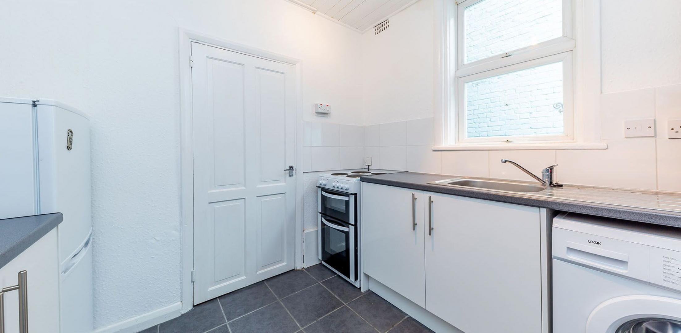 			1 Bedroom, 1 bath, 1 reception Ground Floor Flat			 Firs Avenue , Muswell Hill N10