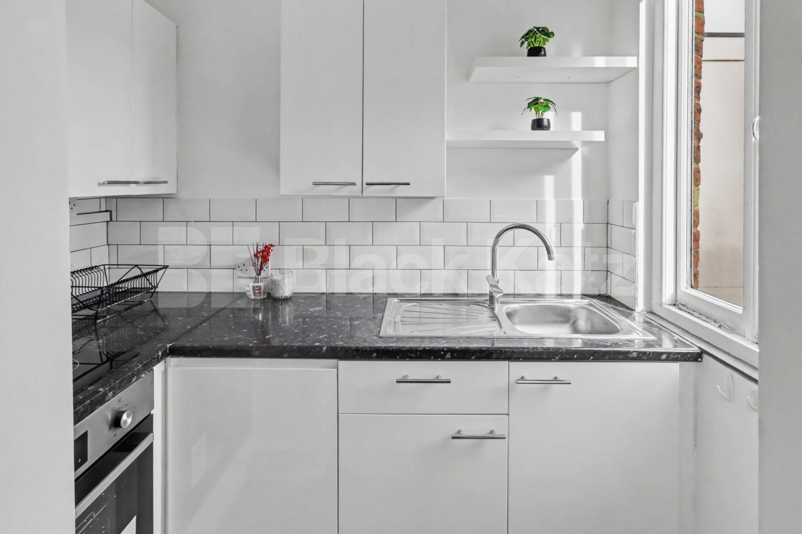 Modern studio within walking distance to Camden Camden Road, Camden