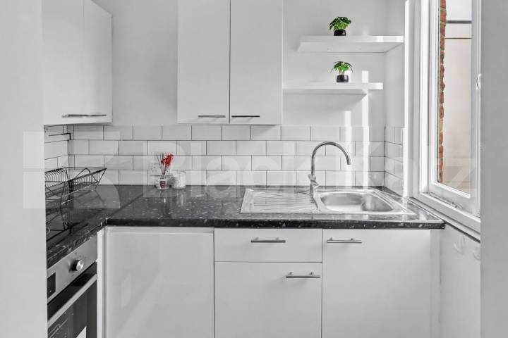 Modern studio within walking distance to Camden Camden Road, Camden