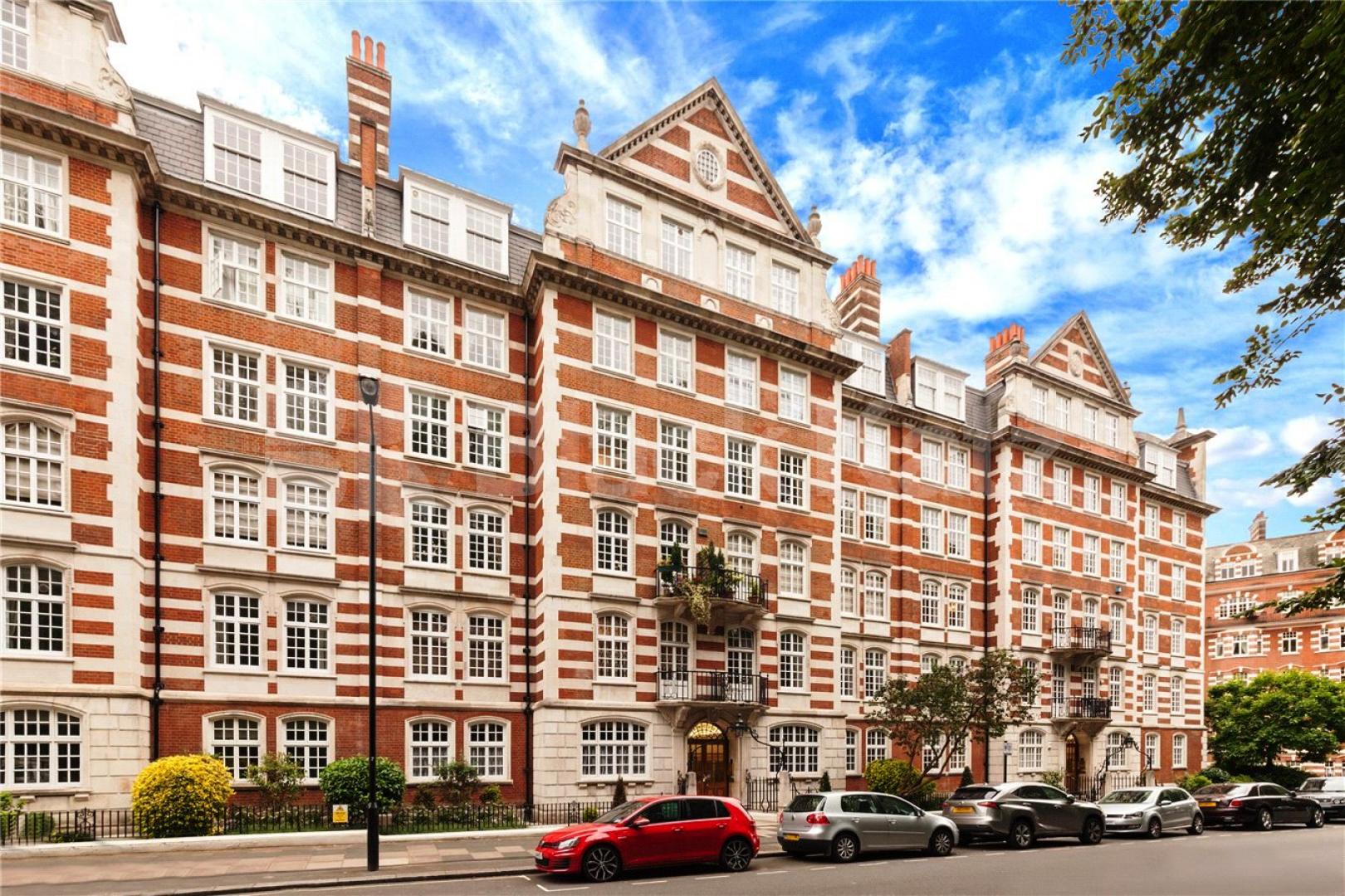 			4 BED / 3 BATH PORTERED MANSION BLOCK!, 4 Bedroom, 1 bath, 1 reception Flat			 St Johns Wood High Street , ST JOHNS WOOD