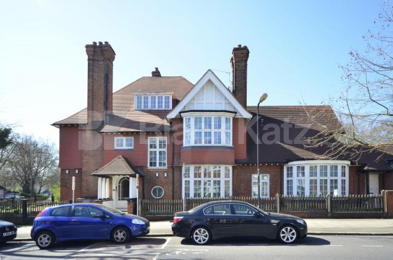 			NEW INSTRUCTION!, 2 Bedroom, 1 bath, 1 reception Flat			 Wadham Gardens, PRIROSE HILL