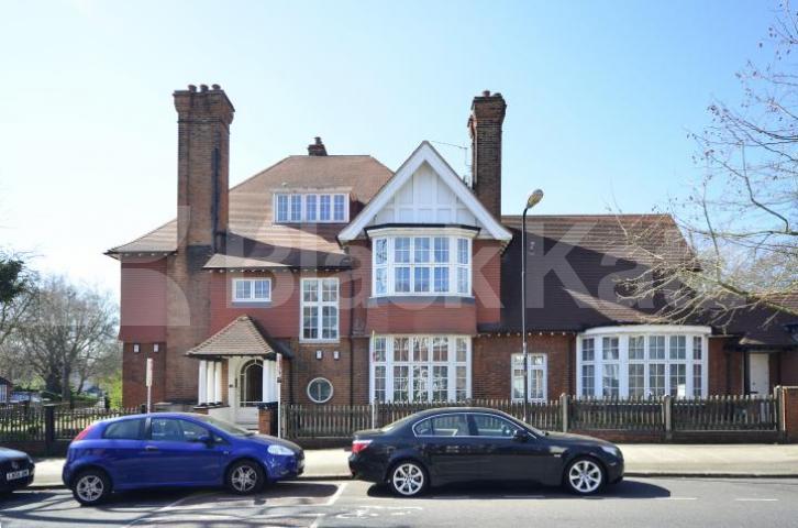 			NEW INSTRUCTION!, 2 Bedroom, 1 bath, 1 reception Flat			 Wadham Gardens, PRIROSE HILL