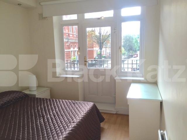 			LARGE 1 BED NEAR HEATH & TUBE!, 1 Bedroom, 1 bath, 1 reception Flat			 Haverstock Hill, BELSIZE PARK
