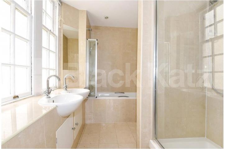 			4 BED / 3 BATH PORTERED MANSION BLOCK!, 4 Bedroom, 1 bath, 1 reception Flat			 St Johns Wood High Street , ST JOHNS WOOD