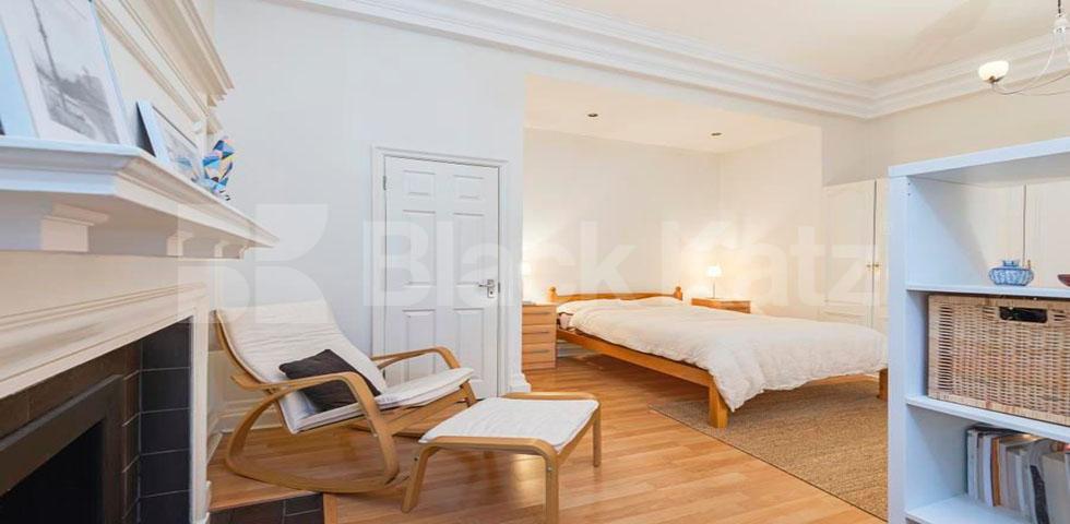 			NEW INSTRUCTION!, Studio Apartment, 1 bath, 1 reception Studio			 Wadham Gardens, PRIMROSE HILL