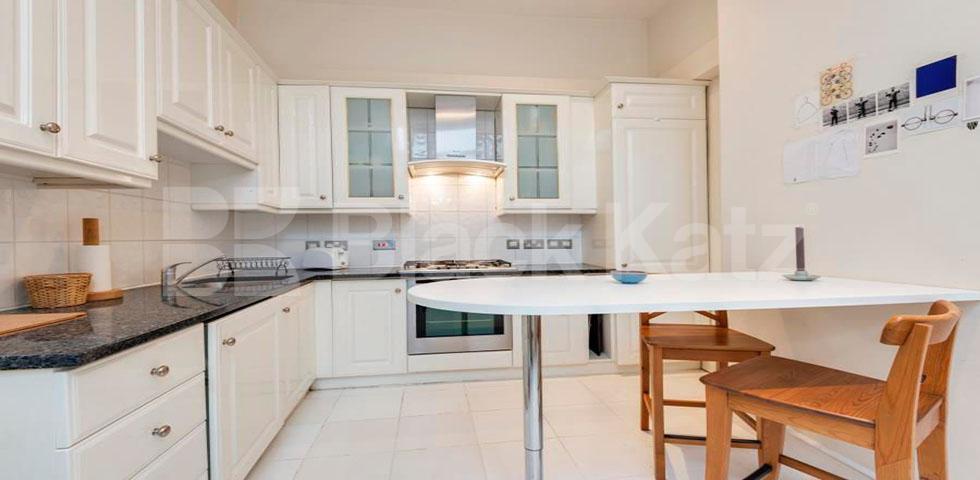 			NEW INSTRUCTION!, Studio Apartment, 1 bath, 1 reception Studio			 Wadham Gardens, PRIMROSE HILL