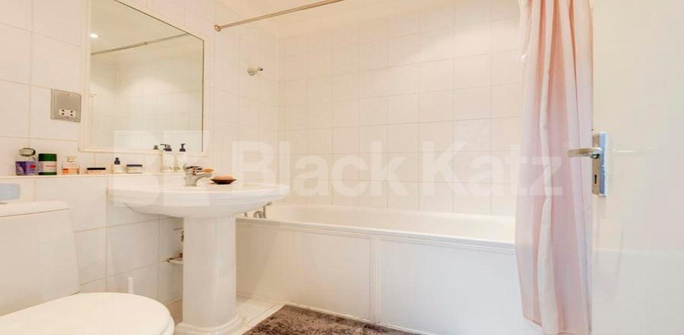 			NEW INSTRUCTION!, Studio Apartment, 1 bath, 1 reception Studio			 Wadham Gardens, PRIMROSE HILL