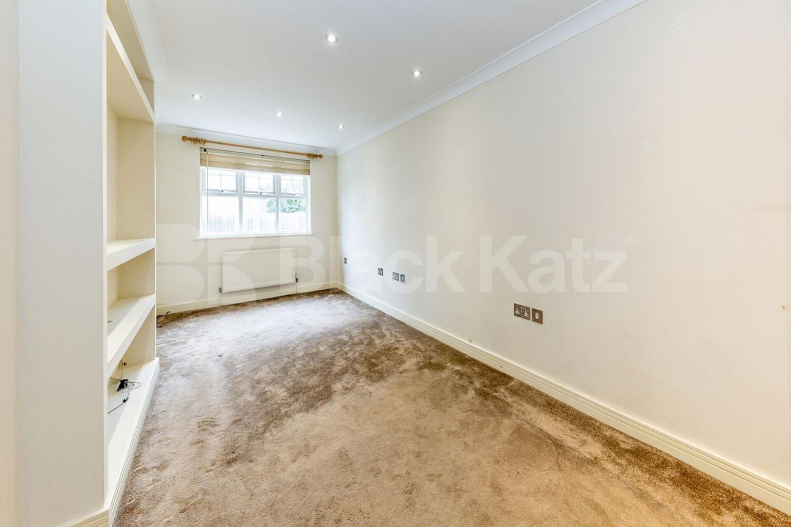 Modern 2 bedroom within a secure development near Muswell Hill golf course  Osier Crescent, Muswell Hill
