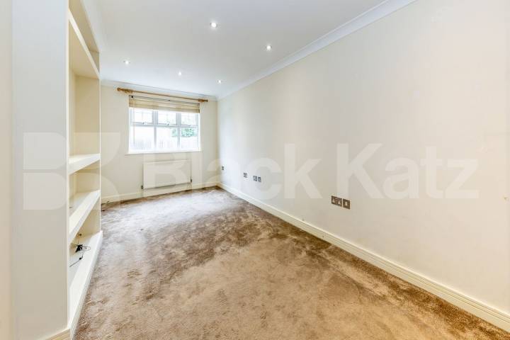 Modern 2 bedroom within a secure development near Muswell Hill golf course  Osier Crescent, Muswell Hill