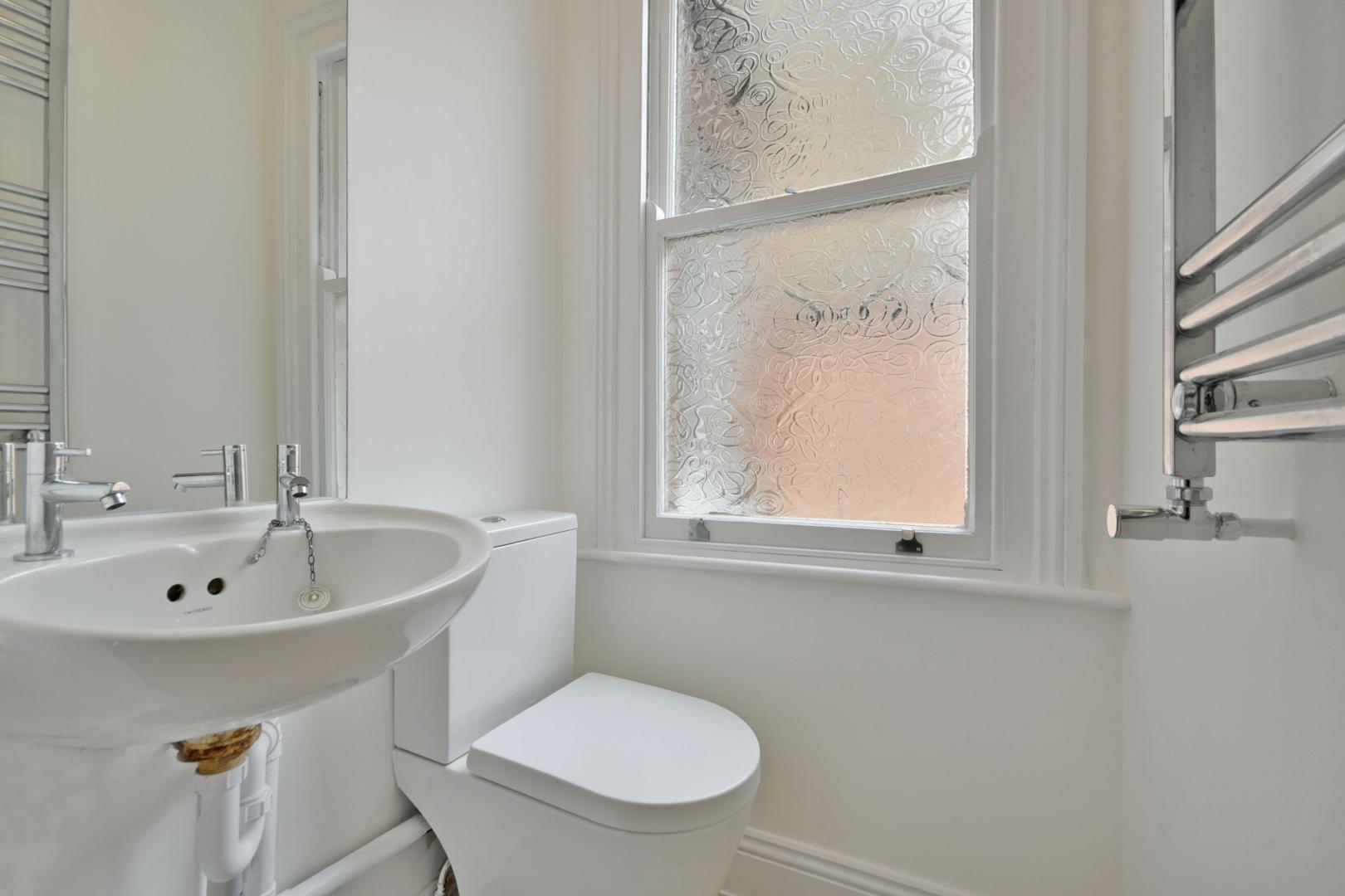 Modern Apartment Russel Road, Hendon