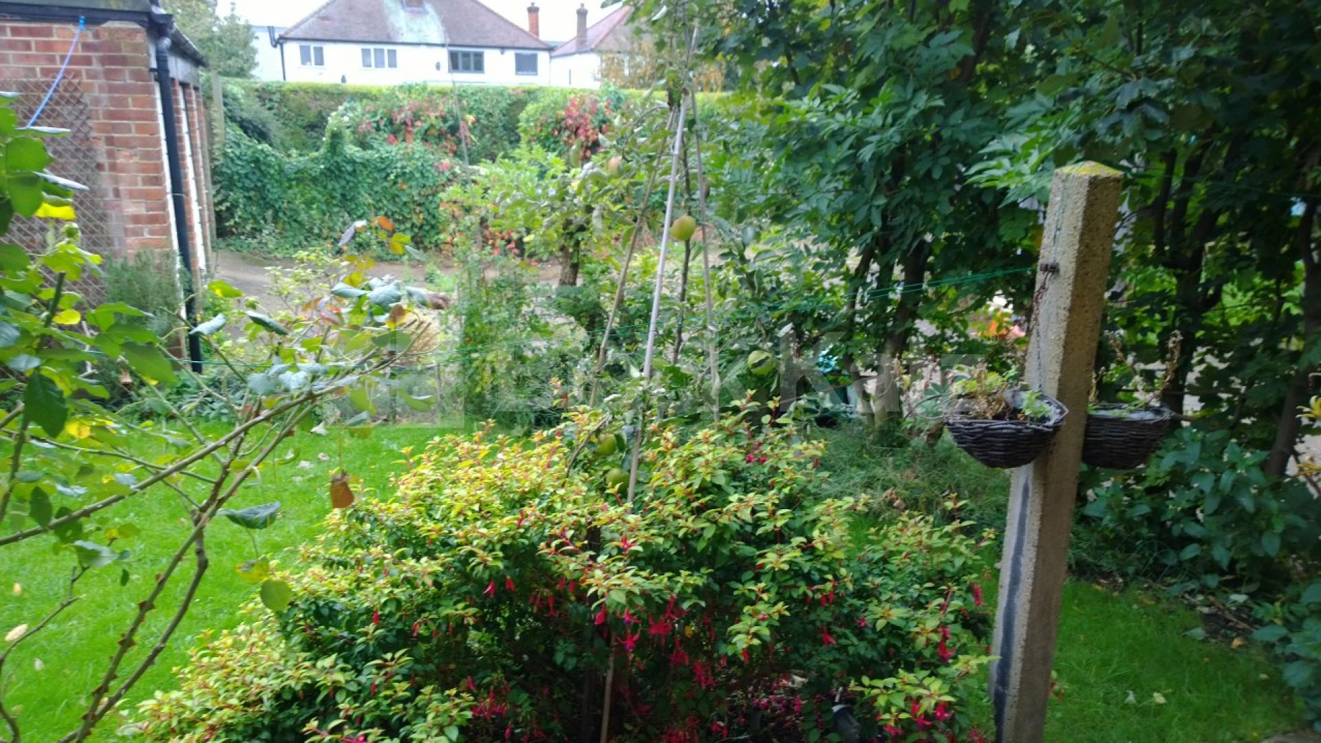 			LET, 2 Bedroom, 1 bath, 1 reception Ground Floor Flat			 Baronsmede Court, Baronsmede, Ealing