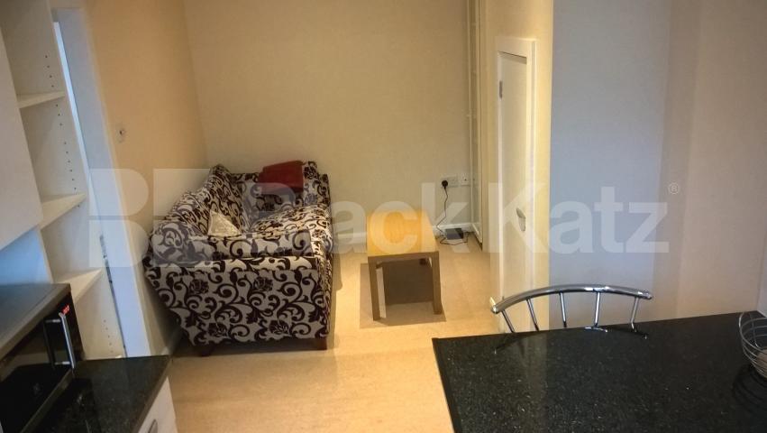 			New Instruction, 2 Bedroom, 1 bath, 1 reception Flat			 Essex Road, ANGEL