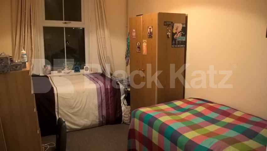 			New Instruction, 1 Bedroom, 1 bath, 1 reception Flat			 Camden Road, CAMDEN/ISLINGTON