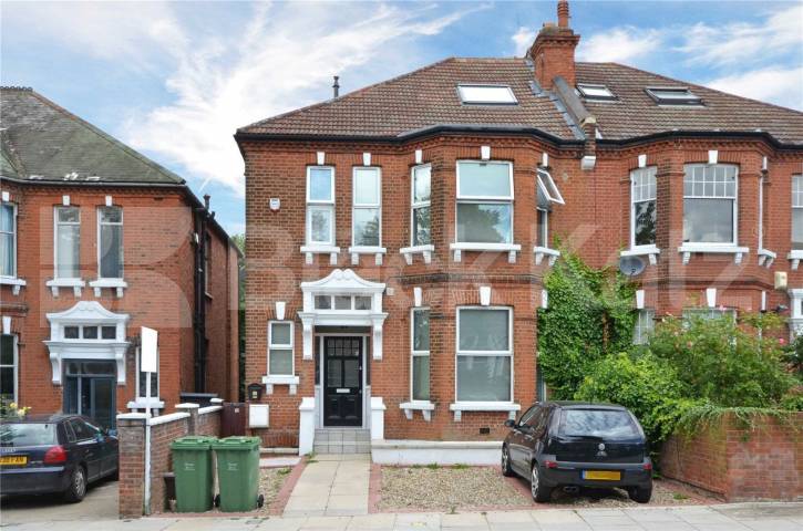 Spacious Three-Bedroom Property on Minster Road, NW2Ideal for three sharers, this well-presented three-bedroom property is now available to rent Minster Road, London, NW2,  London