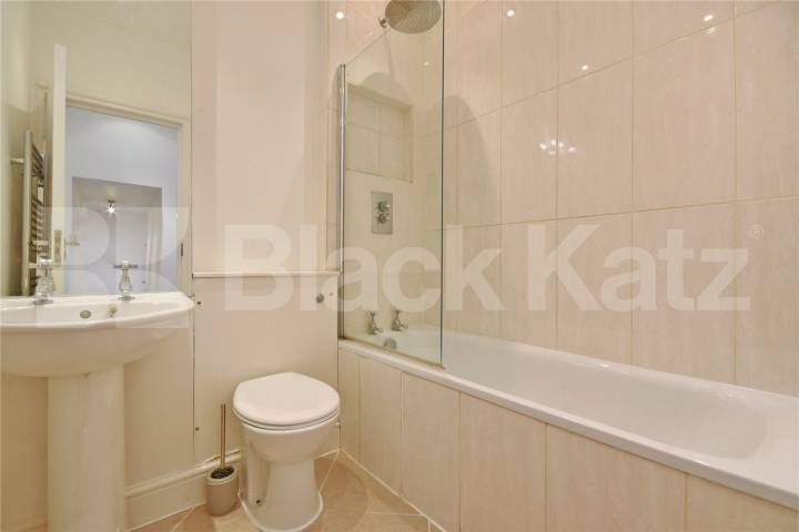 Spacious Three-Bedroom Property on Minster Road, NW2Ideal for three sharers, this well-presented three-bedroom property is now available to rent Minster Road, London, NW2,  London