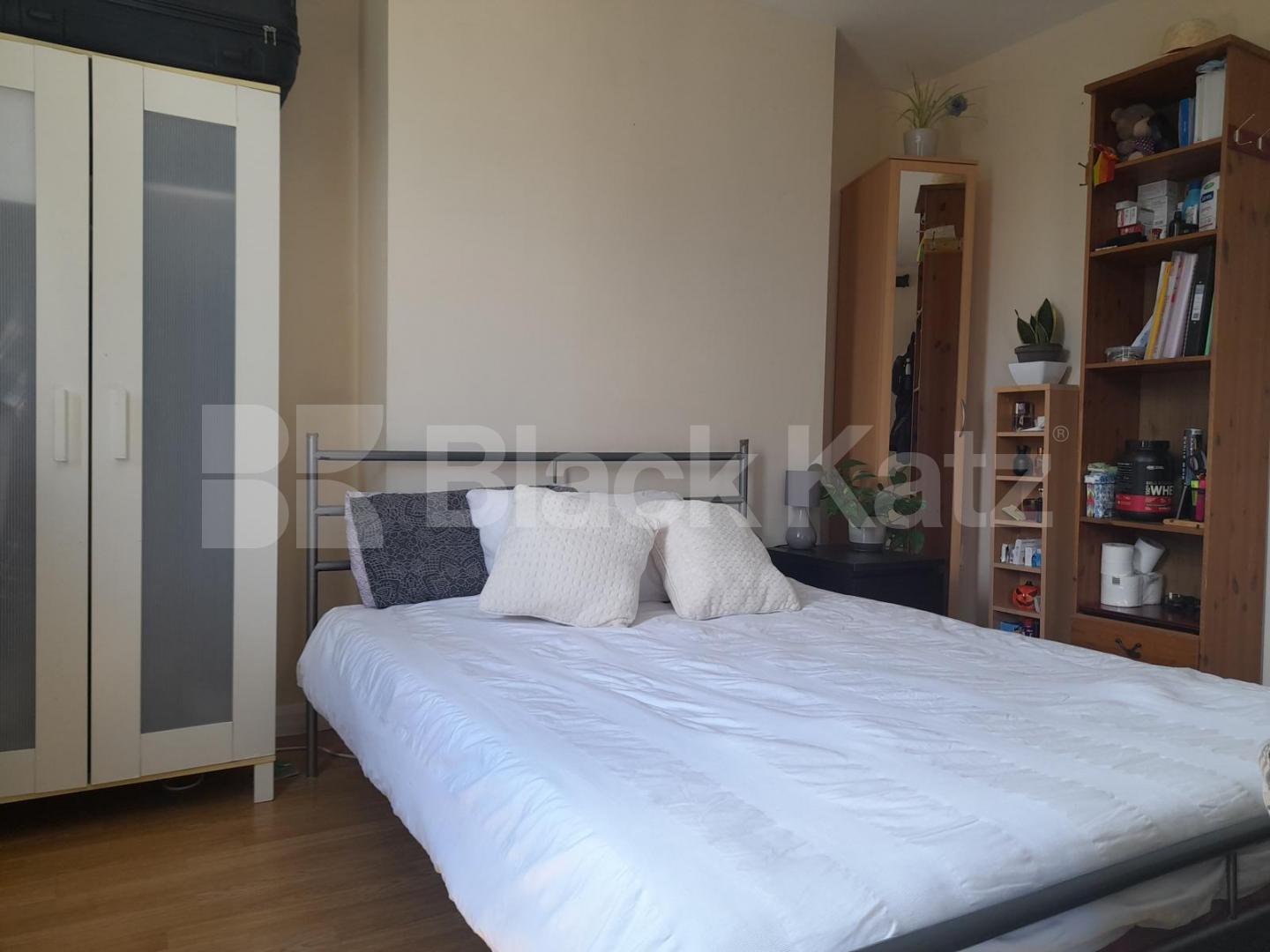 Superbly located duplex apartment  Allan House Deely Road  , Vauxhall