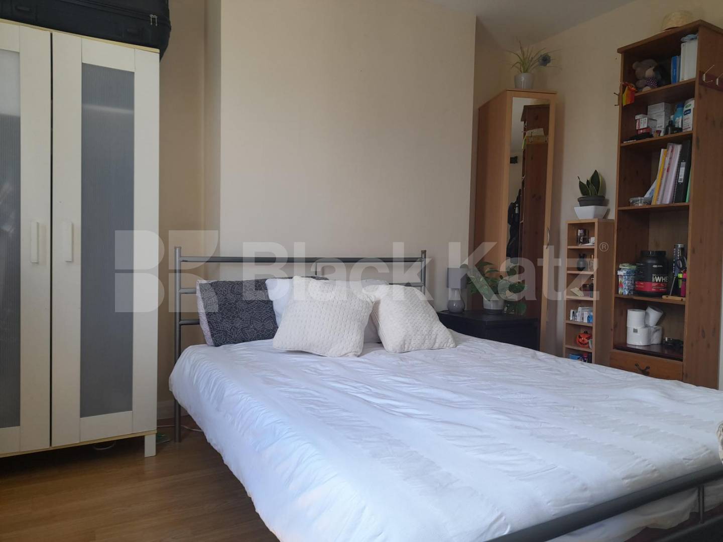 Superbly located duplex apartment  Allan House Deely Road  , Vauxhall