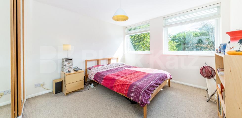 			2 Bedroom, 1 bath, 1 reception Flat			 Hillside, Crouch End Hill, Crouch End