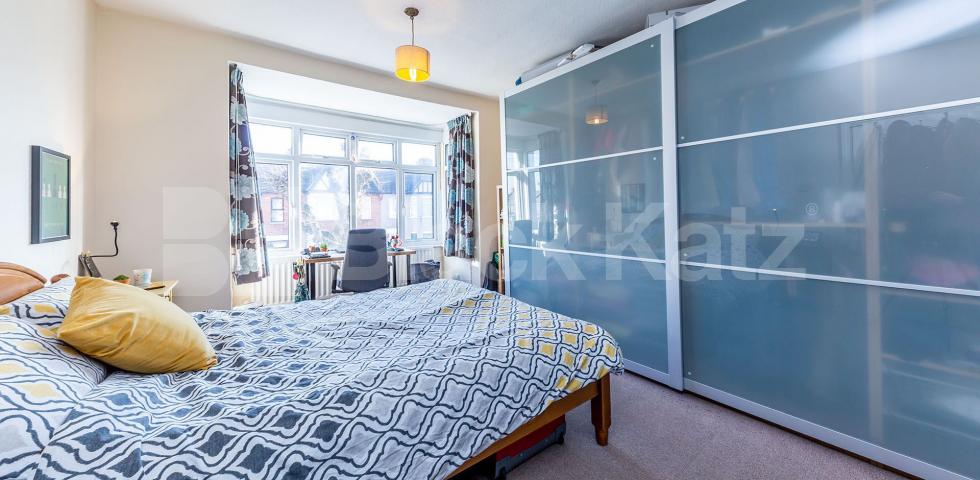 			3 bedroom House, 3 Bedroom, 1 bath, 1 reception House			 Stirling Road, WOOD GREEN