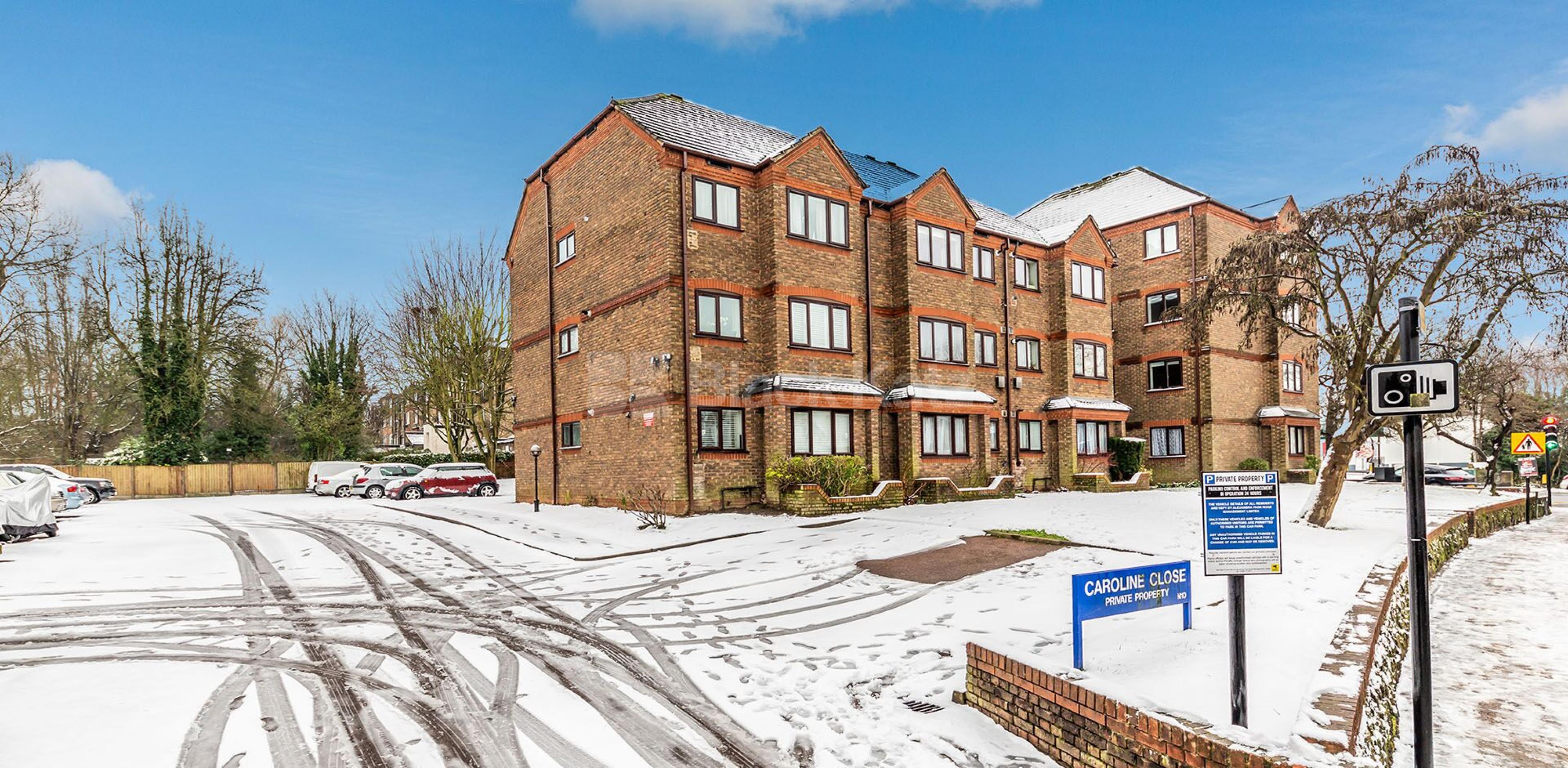 			Off Street Parking, 2 Bedroom, 1 bath, 1 reception Flat			 Caroline Close, MUSWELL HILL N10