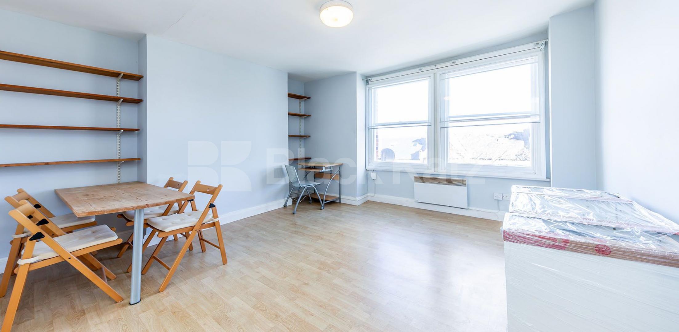 			INCLUDES THE COUNCIL TAX AND WATER RATES!, 2 Bedroom, 1 bath, 1 reception Flat			 Muswell Avenue, Muswell Hill